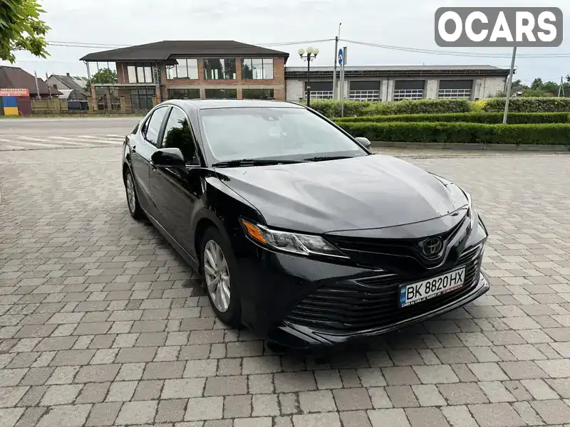 Седан Toyota Camry 2019 2.49 л. Автомат обл. Рівненська, Сарни - Фото 1/21