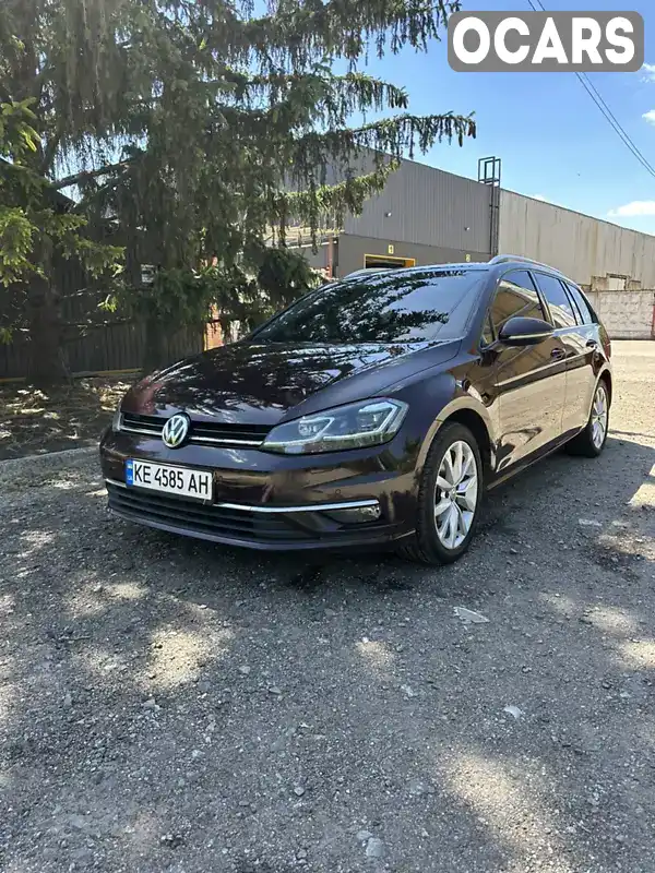 WVWZZZAUZHP794660 Volkswagen Golf 2017 Универсал 1.97 л. Фото 1