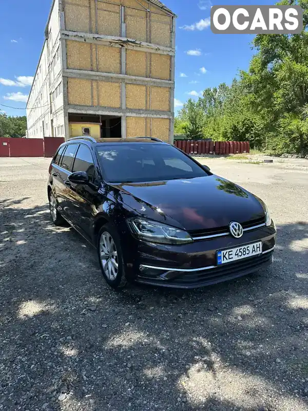 WVWZZZAUZHP794660 Volkswagen Golf 2017 Универсал 1.97 л. Фото 2