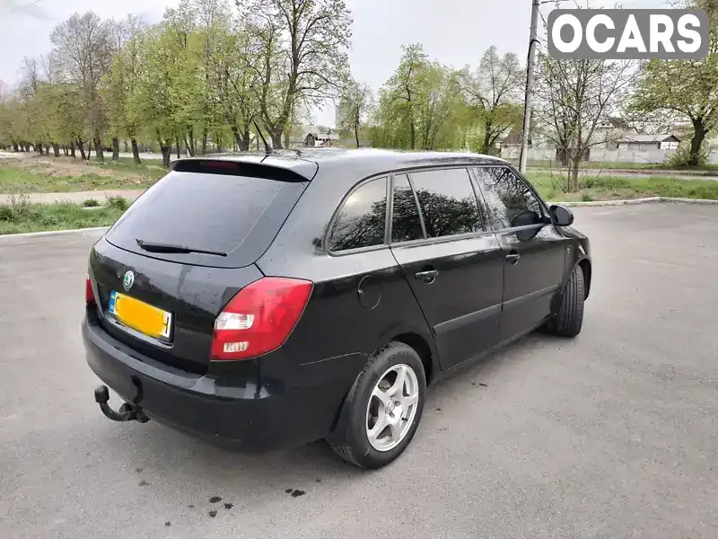 TMBJL65J0B3053329 Skoda Fabia 2010 Універсал 1.6 л. Фото 2