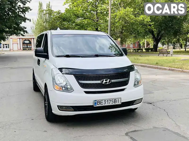 Мінівен Hyundai H-1 2009 2.5 л. Ручна / Механіка обл. Миколаївська, Миколаїв - Фото 1/21