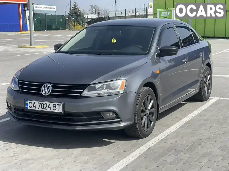 Седан Volkswagen Jetta 2015 2 л. Автомат обл. Черкасская, Умань - Фото 1/21