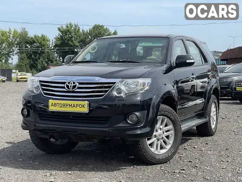 Позашляховик / Кросовер Toyota Fortuner 2012 3 л. Ручна / Механіка обл. Закарпатська, Ужгород - Фото 1/21