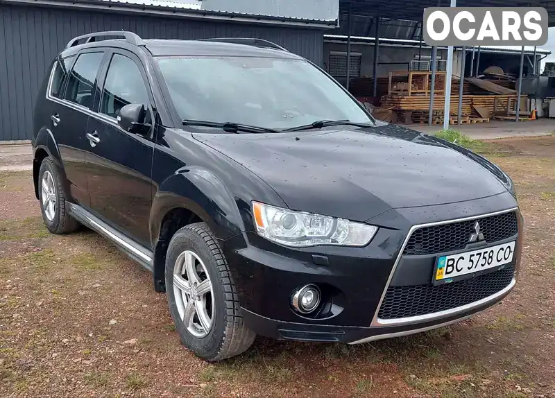 Позашляховик / Кросовер Mitsubishi Outlander XL 2011 2.4 л. Варіатор обл. Львівська, Червоноград - Фото 1/21