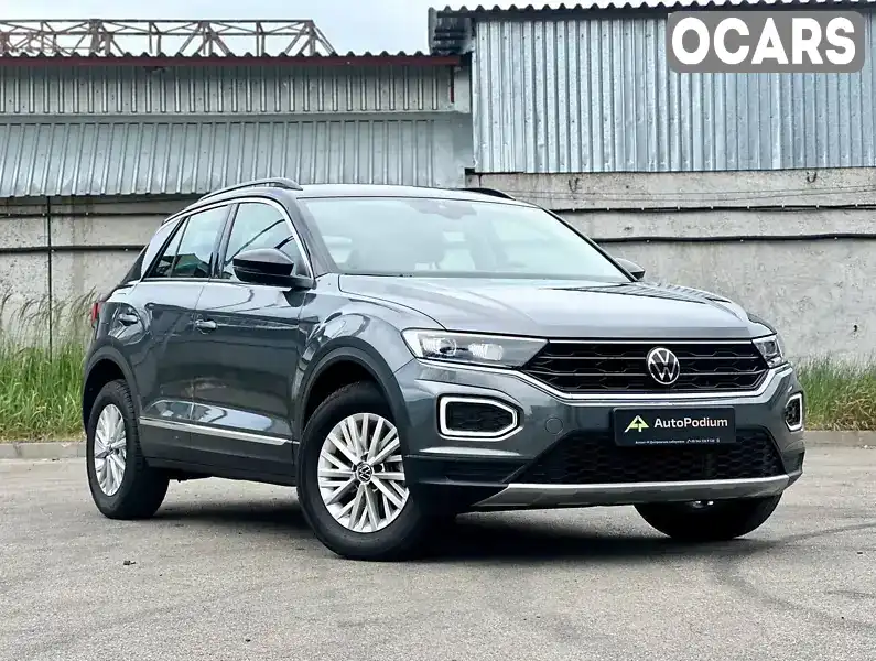 Позашляховик / Кросовер Volkswagen T-Roc 2021 1.5 л. Автомат обл. Київська, Київ - Фото 1/21