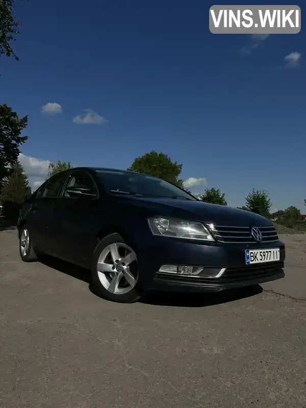 Седан Volkswagen Passat 2013 1.6 л. обл. Ровенская, Костополь - Фото 1/21