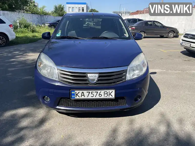 Хэтчбек Dacia Sandero 2009 1.4 л. Ручная / Механика обл. Киевская, Киев - Фото 1/17