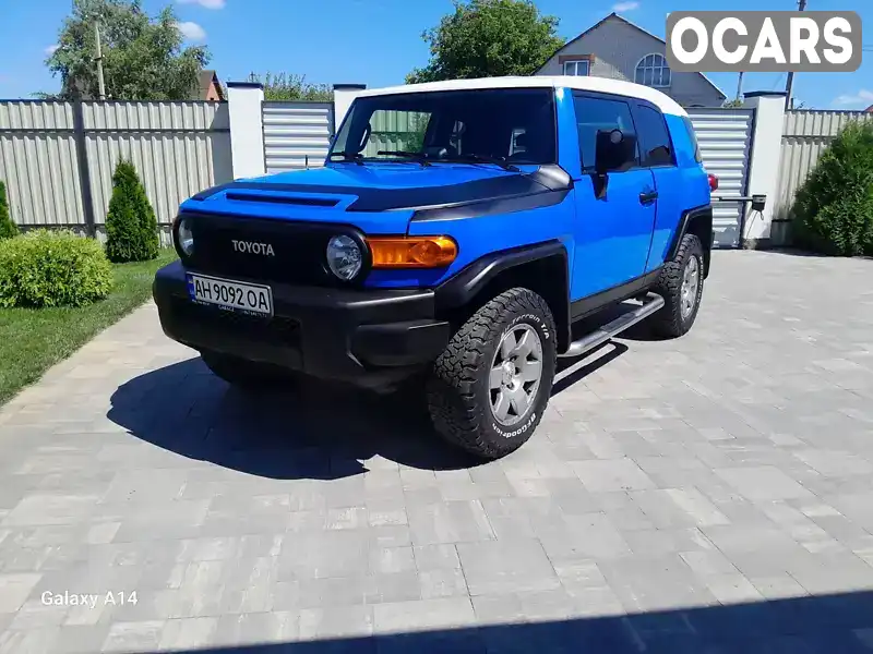 Позашляховик / Кросовер Toyota FJ Cruiser 2008 4 л. Автомат обл. Київська, Київ - Фото 1/21