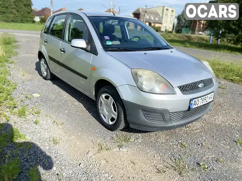 Хетчбек Ford Fiesta 2006 1.4 л. Ручна / Механіка обл. Закарпатська, Мукачево - Фото 1/10