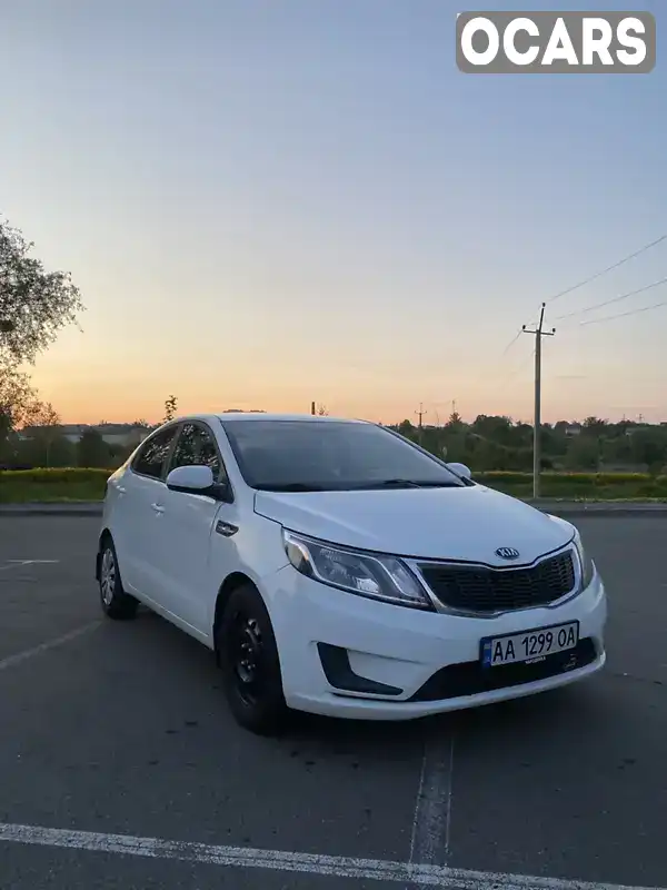 Седан Kia Rio 2013 1.4 л. Автомат обл. Київська, Буча - Фото 1/21