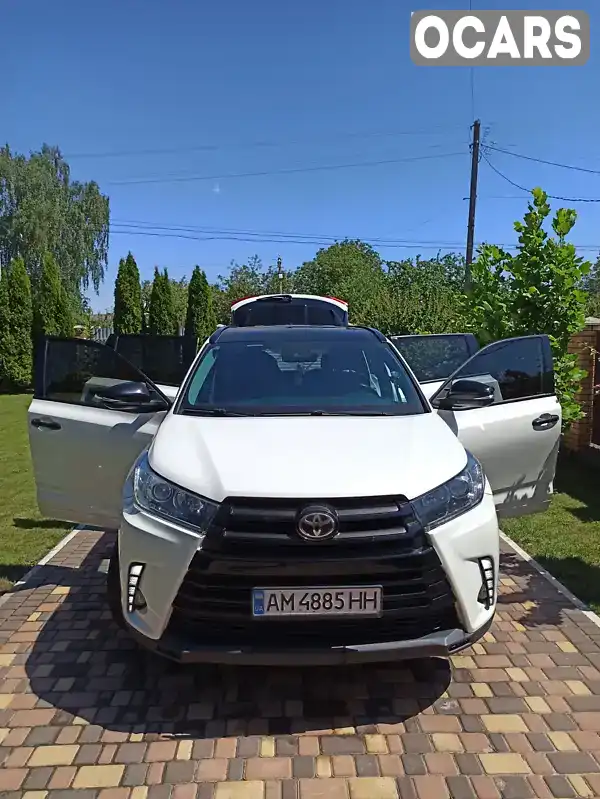 Позашляховик / Кросовер Toyota Highlander 2017 3.46 л. Автомат обл. Житомирська, Попільня - Фото 1/21