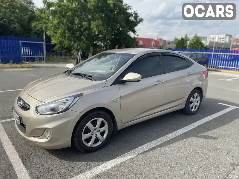 Седан Hyundai Accent 2013 1.4 л. Автомат обл. Закарпатська, Ужгород - Фото 1/17