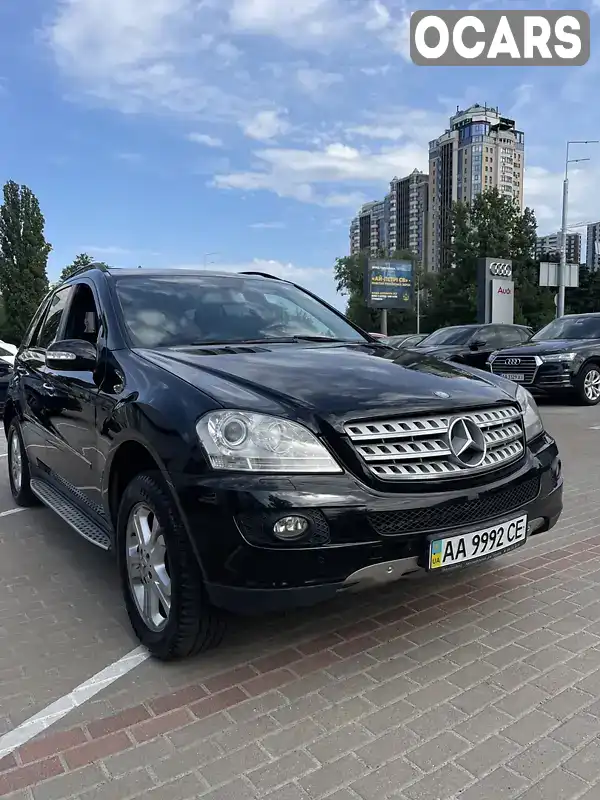 Позашляховик / Кросовер Mercedes-Benz M-Class 2006 5 л. Автомат обл. Київська, Київ - Фото 1/21