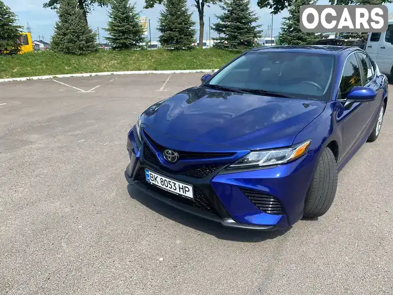 4T1B11HK0JU593298 Toyota Camry 2018 Седан 2.49 л. Фото 1