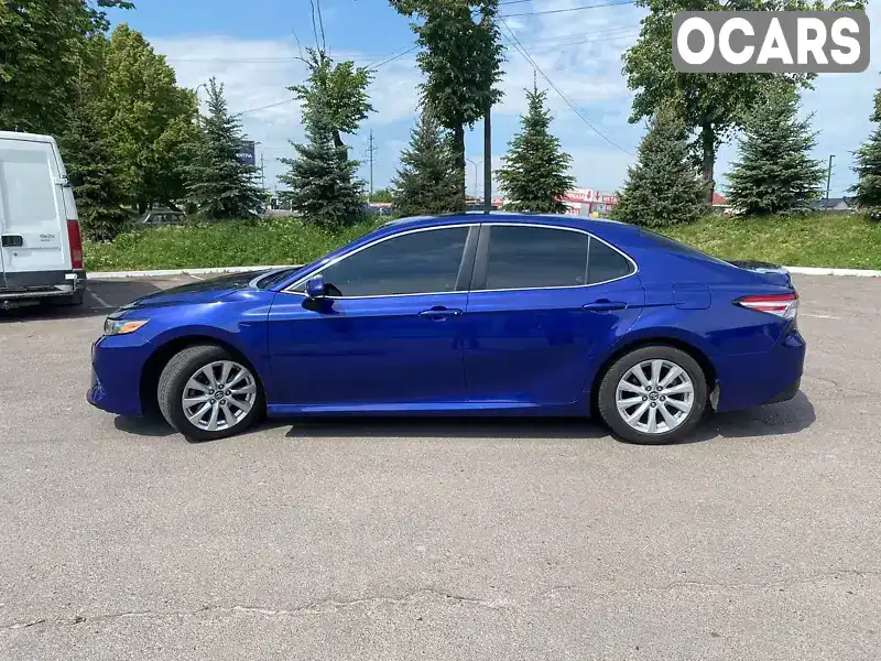 4T1B11HK0JU593298 Toyota Camry 2018 Седан 2.49 л. Фото 2