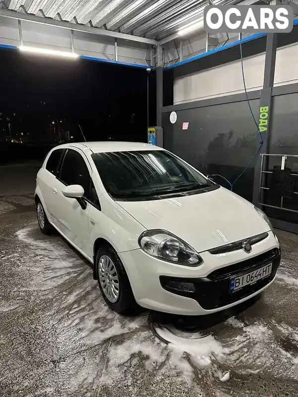 Хетчбек Fiat Punto 2011 1.25 л. Ручна / Механіка обл. Полтавська, Кременчук - Фото 1/21