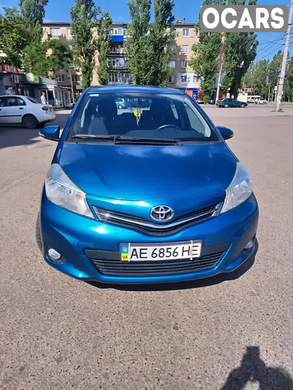 Хэтчбек Toyota Yaris 2013 1.3 л. Автомат обл. Днепропетровская, Кривой Рог - Фото 1/3