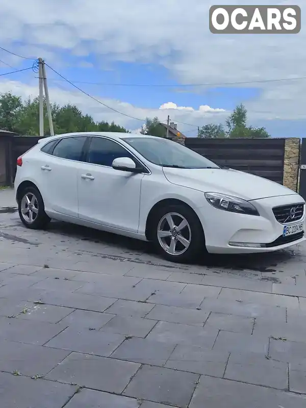 Хетчбек Volvo V40 2015 1.97 л. Ручна / Механіка обл. Львівська, Старий Самбір - Фото 1/11