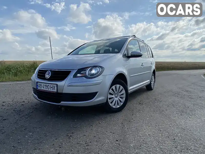 Мінівен Volkswagen Touran 2009 1.9 л. Ручна / Механіка обл. Житомирська, Попільня - Фото 1/21