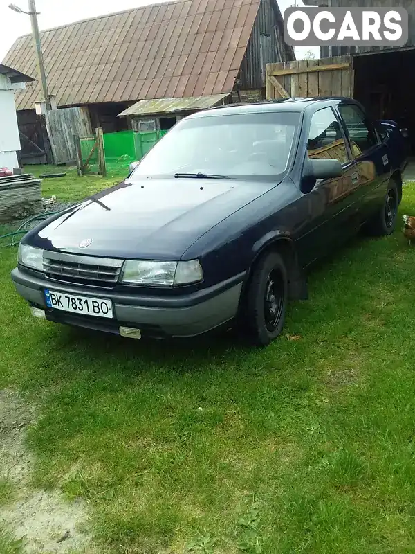 Седан Opel Vectra 1989 1.6 л. обл. Рівненська, Володимирець - Фото 1/8