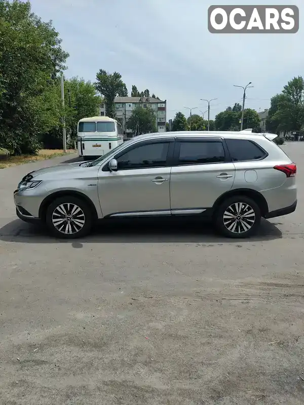 Внедорожник / Кроссовер Mitsubishi Outlander 2019 2.4 л. Вариатор обл. Днепропетровская, Першотравенск - Фото 1/18