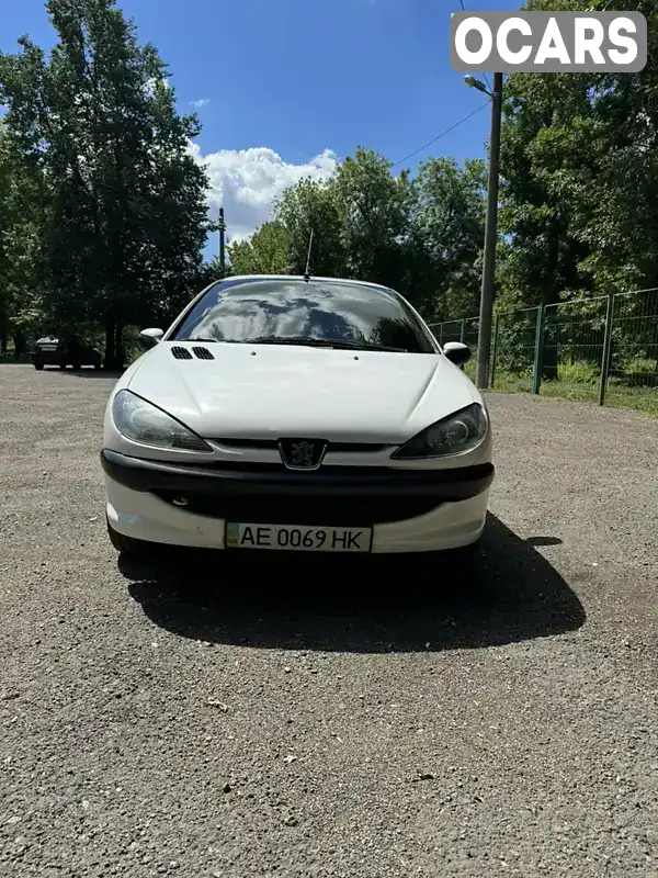 VF32AKFWA47702631 Peugeot 206 2008 Хэтчбек 1.4 л. Фото 2