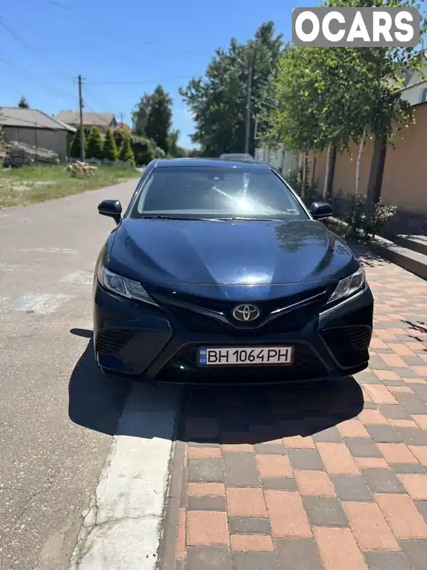 Седан Toyota Camry 2017 2.49 л. Автомат обл. Одеська, location.city.usatove - Фото 1/21