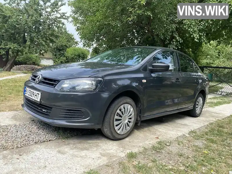 Седан Volkswagen Polo 2011 1.6 л. Ручна / Механіка обл. Полтавська, Кобеляки - Фото 1/11