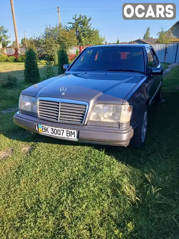 Седан Mercedes-Benz E-Class 1995 3 л. Автомат обл. Рівненська, Березне - Фото 1/7