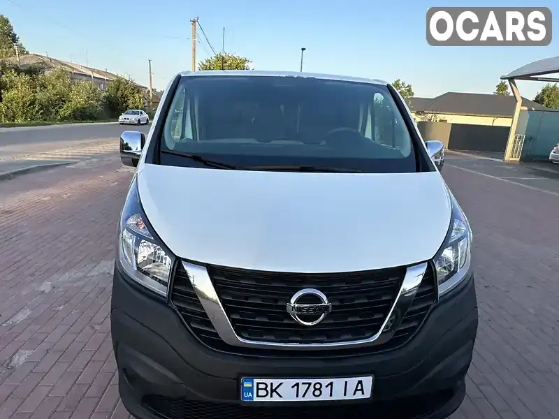 Мінівен Nissan NV300 2017 1.6 л. Ручна / Механіка обл. Рівненська, Рокитне - Фото 1/21