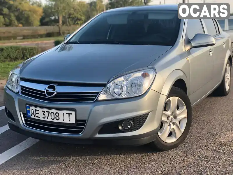 Седан Opel Astra 2011 1.6 л. Робот обл. Дніпропетровська, Кам'янське (Дніпродзержинськ) - Фото 1/20