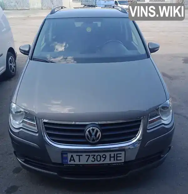 Мінівен Volkswagen Touran 2010 1.9 л. Ручна / Механіка обл. Івано-Франківська, Івано-Франківськ - Фото 1/21