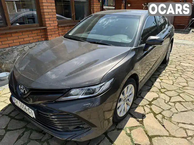 Седан Toyota Camry 2019 2.49 л. обл. Рівненська, Рокитне - Фото 1/9