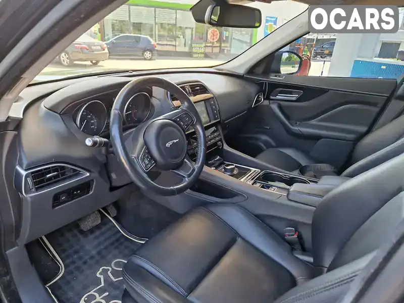 SADCJ2FN9JA260096 Jaguar F-Pace 2017 Внедорожник / Кроссовер 2 л. Фото 8