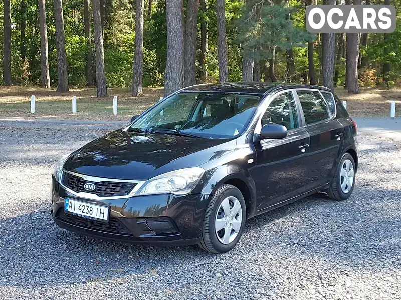 Хетчбек Kia Ceed 2010 1.58 л. Ручна / Механіка обл. Чернігівська, Чернігів - Фото 1/11