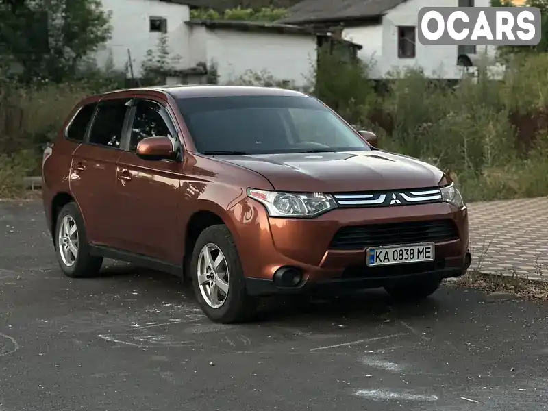 Позашляховик / Кросовер Mitsubishi Outlander 2014 2.4 л. Варіатор обл. Черкаська, Звенигородка - Фото 1/21