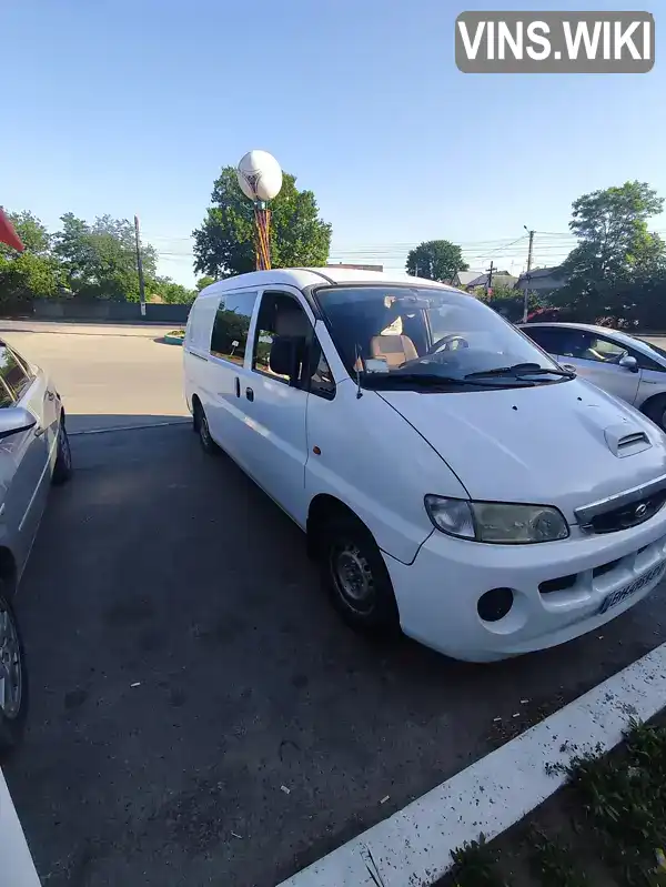 KMJWVH7HP2U397936 Hyundai H-1 2002 Мінівен 2.4 л. Фото 2