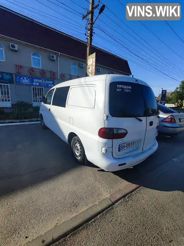 KMJWVH7HP2U397936 Hyundai H-1 2002 Мінівен 2.4 л. Фото 5