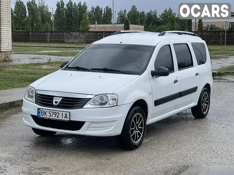 Седан Dacia Logan 2011 1.6 л. Ручна / Механіка обл. Рівненська, Вараш (Кузнецовськ) - Фото 1/13