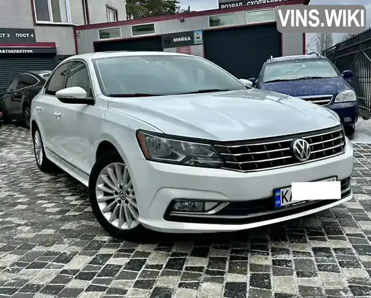 1VWBT7A3XHC038764 Volkswagen Passat 2016 Седан 1.8 л. Фото 1