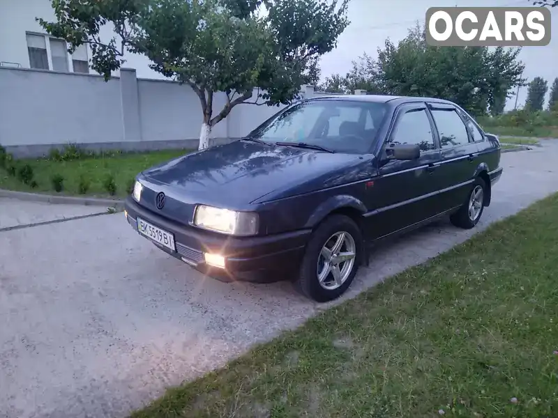 Седан Volkswagen Passat 1988 1.8 л. Ручна / Механіка обл. Рівненська, Вараш (Кузнецовськ) - Фото 1/8