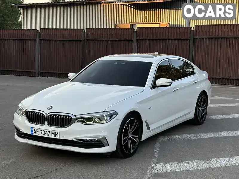 WBAJC310XJDB28655 BMW 5 Series 2018 Седан 2 л. Фото 2