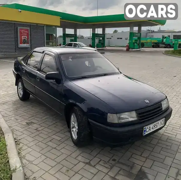 Седан Opel Vectra 1988 1.6 л. Ручна / Механіка обл. Черкаська, Черкаси - Фото 1/8