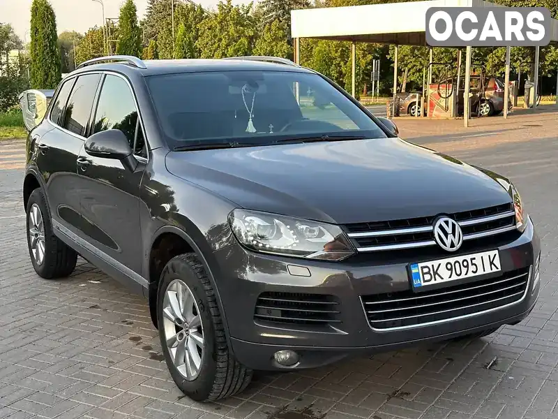 Позашляховик / Кросовер Volkswagen Touareg 2010 2.97 л. Автомат обл. Рівненська, Дубно - Фото 1/21