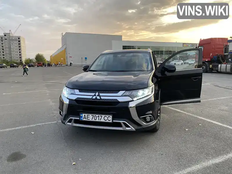 Позашляховик / Кросовер Mitsubishi Outlander 2020 2.36 л. Варіатор обл. Запорізька, Запоріжжя - Фото 1/20