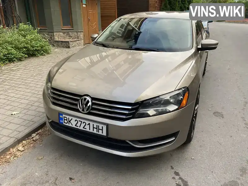 Седан Volkswagen Passat 2014 1.8 л. Автомат обл. Ровенская, Ровно - Фото 1/17