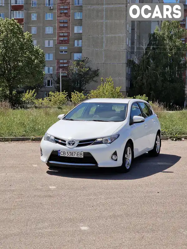 Хэтчбек Toyota Auris 2015 1.36 л. Ручная / Механика обл. Черниговская, Чернигов - Фото 1/19