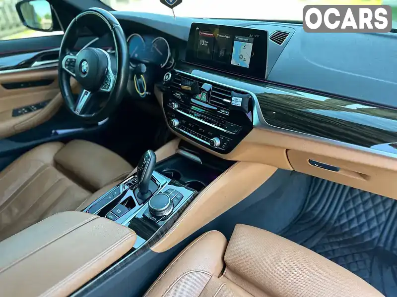 WBAJD11040B196216 BMW 5 Series 2018 Седан 2.99 л. Фото 4