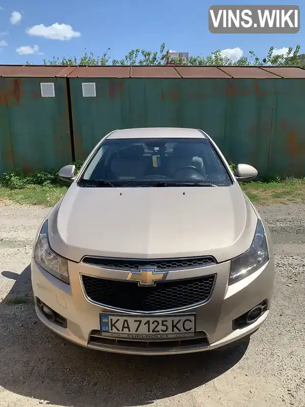 Седан Chevrolet Cruze 2010 1.8 л. Ручна / Механіка обл. Київська, Бориспіль - Фото 1/9