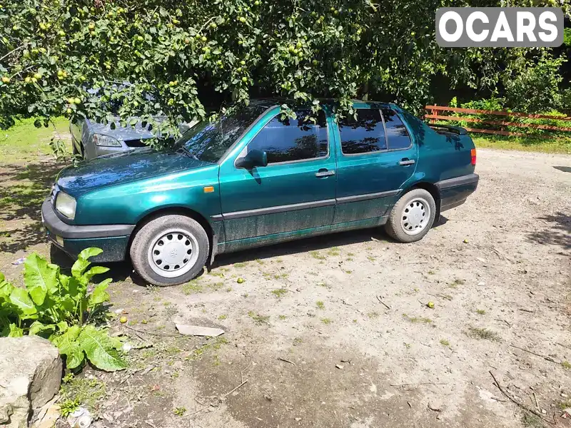 Седан Volkswagen Vento 1995 null_content л. Ручна / Механіка обл. Львівська, Самбір - Фото 1/10